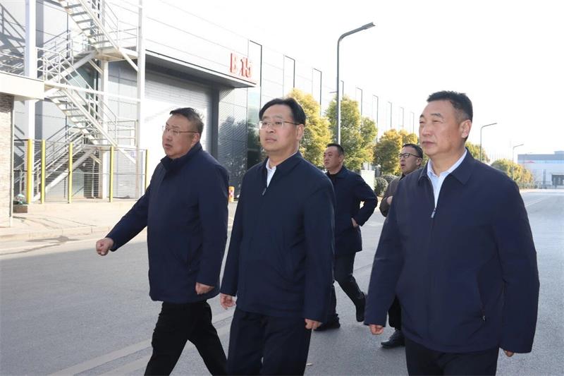 鞏義市委書記、市長郭程明蒞臨明泰鋁業慰問一線員工
